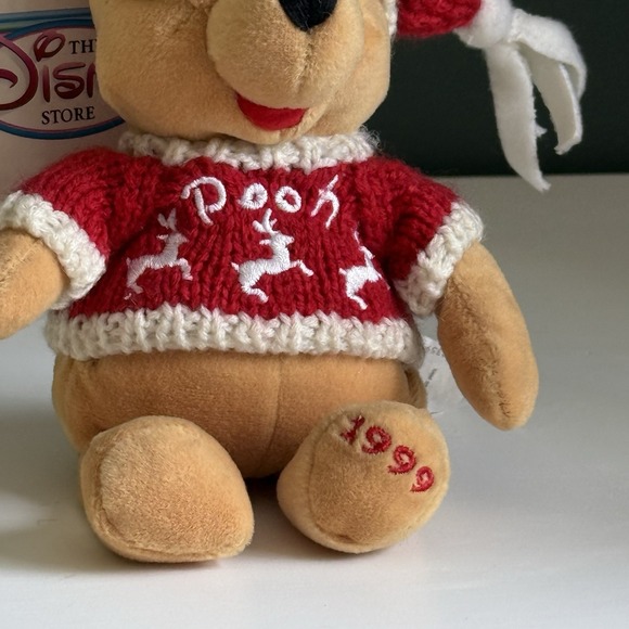 Vintage 1999 Disney Winter Sweater Winnie the Pooh Bear Red Knit Hat Plush T2 - Picture 5 of 15